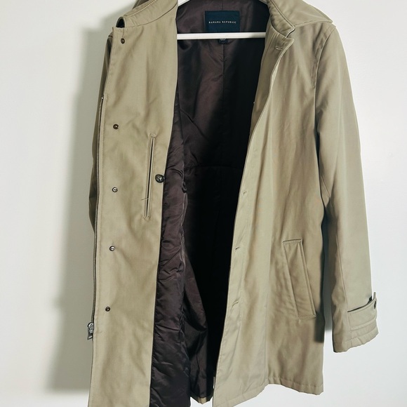 Banana Republic Men’s Raincoat Jacket - Picture 3 of 11